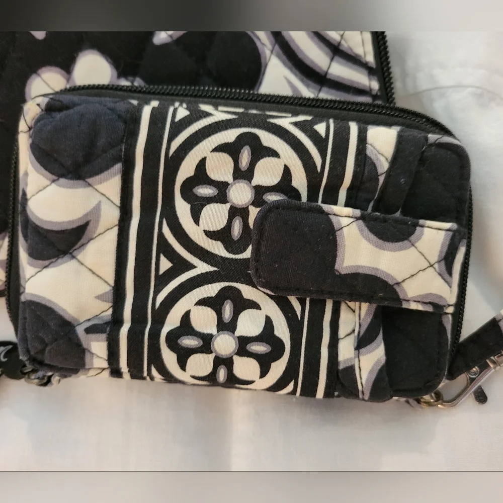Vera Bradley Black and White Floral Phone Case Set EUC - Picture 9 of 9